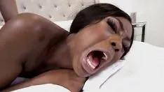 Reproduzir Sexo brutal com uma negra louca atrás de seu pau grande e bom para sua bucetinha