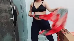 Redare Apelul explicit al stripteasei live de frumusețe pakistanez: dansul nud al lui Sobia Nasir
