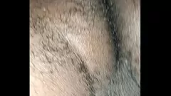 Abspielen Nach stundenlangem leidenschaftlichem Ficken beschlossen wir, eine intime Nahaufnahme ihres großen Arsches und ihres intensiven Orgasmus aufzunehmen