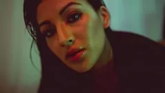 Reproducir Detrás de cámaras de una sesión de fotos con Mariana Martix: culazo, grandes tetas naturales y sexo adolescente caliente