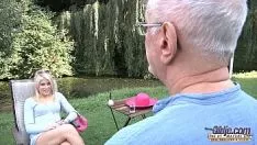 Afspelen Luiza heeft emoties en ze pijpt haar man pas als ze met de man leert