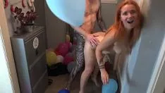 Reproduzir Cada uma dessas lindas garotas chupa muito bem o pau