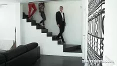 Reproducir Ella felizmente chupa la polla de esta perra gorda y recibe anal intenso