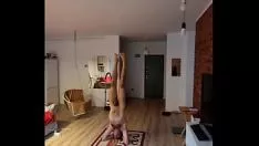 Oynat Bütün erkekler Mihaela pornosunu soruyor