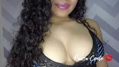 Afspelen Deze brunette escort draagt ​​een heel kort rokje en wil seks hebben