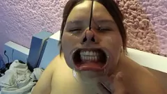 Redare Supraîncărcare facială ejaculată: Sesiunea de bondage BBW deepthroat a adolescentului dolofan