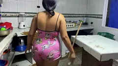 Reproduzir Fodendo meu tio quando ninguém está em casa: um tabu de MILF em latim